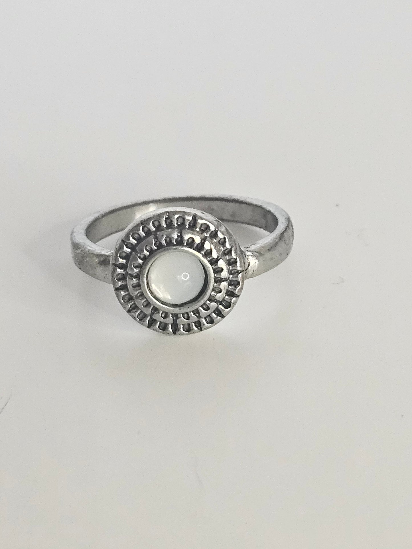 Vintage Sliver Ring with White Stone