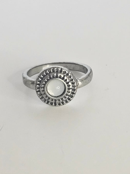 Vintage Sliver Ring with White Stone