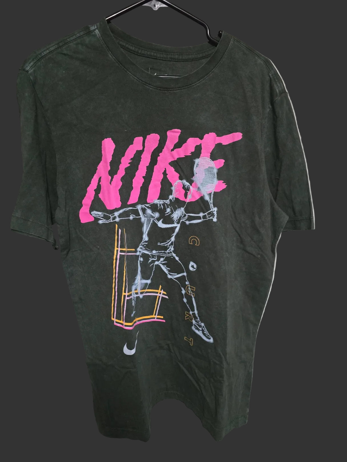 Nike Court Tennis Graphic T-Shirt Men's Medium Green Loose Fit Pink Logo NWT