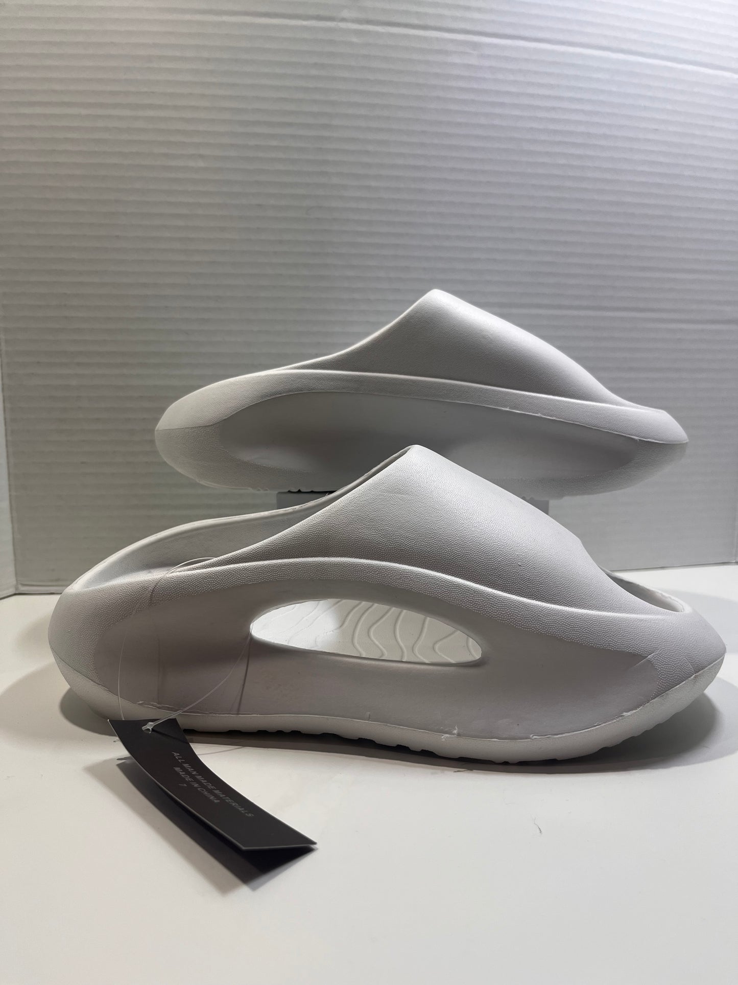 Trillium Palmer White Slide Sandals Women's (Size 7)