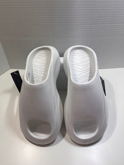 Trillium Palmer White Slide Sandals Women's (Size 7)