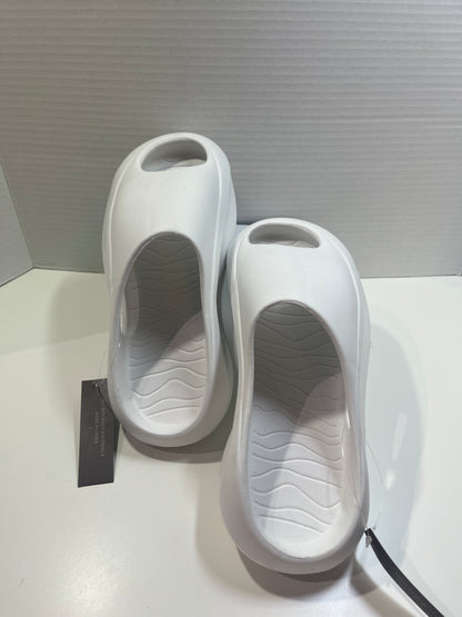 Trillium Palmer White Slide Sandals Women's (Size 7)